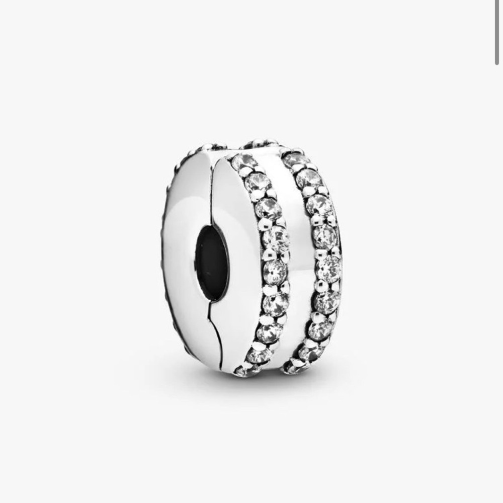Pandora Double Lined Pavé Clip Charm
Sterling silver